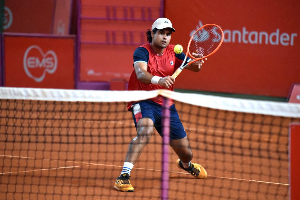 Eduardo Ribeiro é campeão da etapa de Brasília do Brasil Tennis