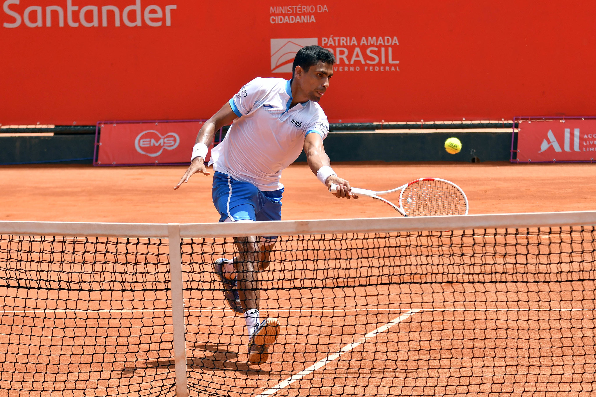 Thiago Monteiro confirma favoritismo na estreia no ATP Challenger de Campinas