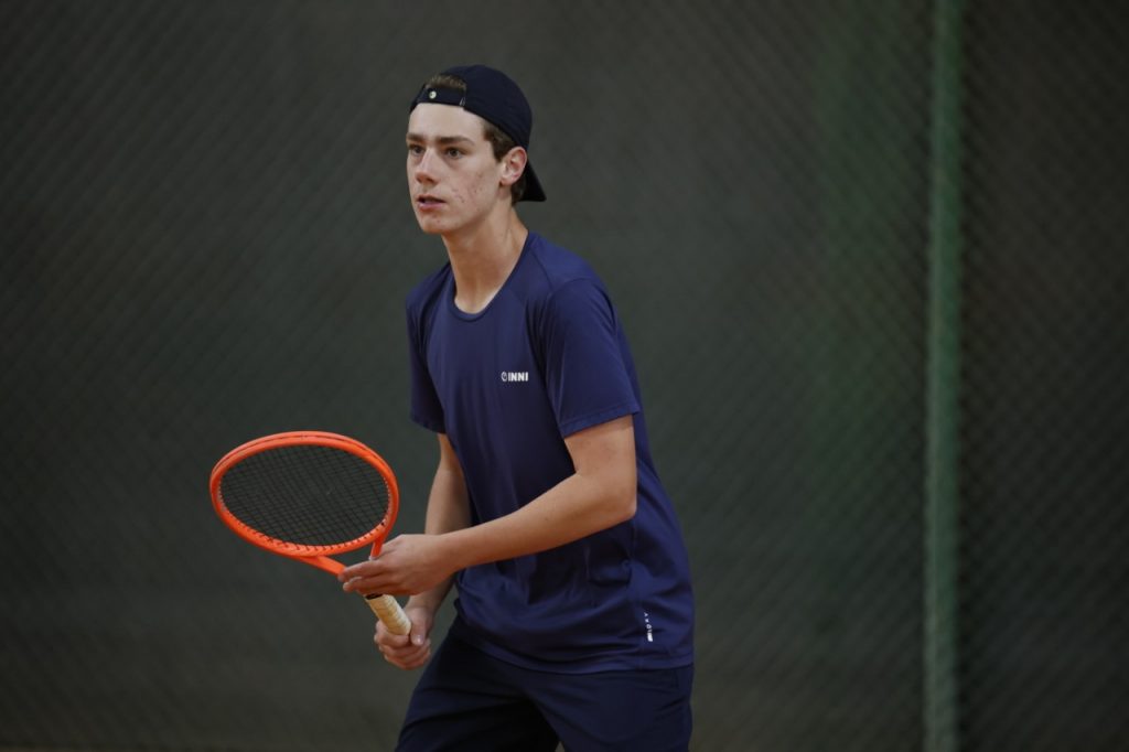 Mais jovem tenista a pontuar no ranking da ATP é umas das